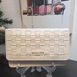 NWOT Michael Kors Beige Woven Leather Wallet